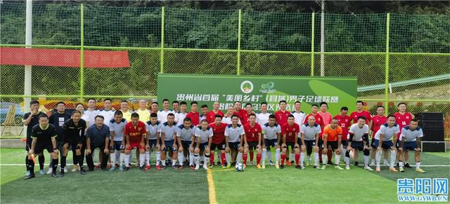 在她丈夫面前